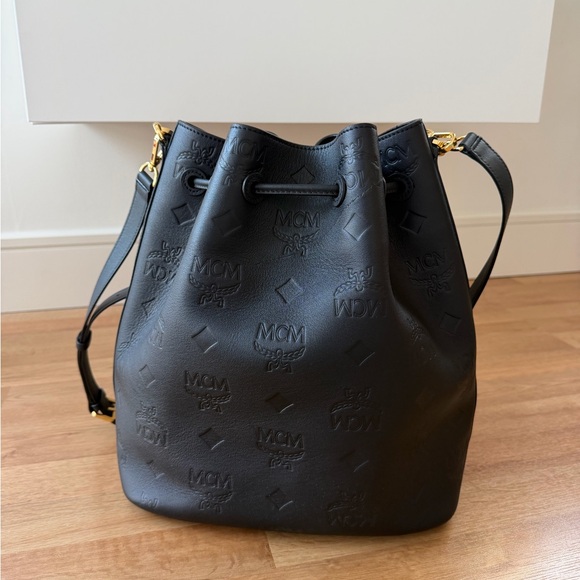 MCM Dessau Leather Bucket Bag - Picture 5 of 12